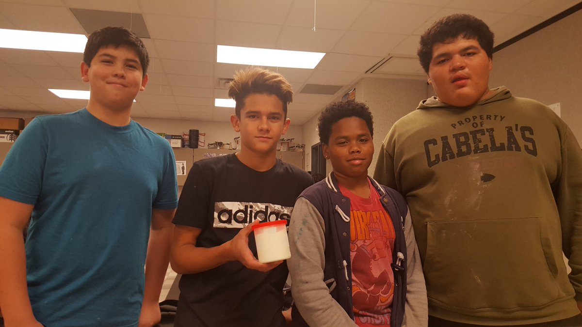 DominickKyla's tweet photo. Egg drop challenge for #EngineeringFriday!
@warrenpioneers https://t.co/S9bi6mhB3u