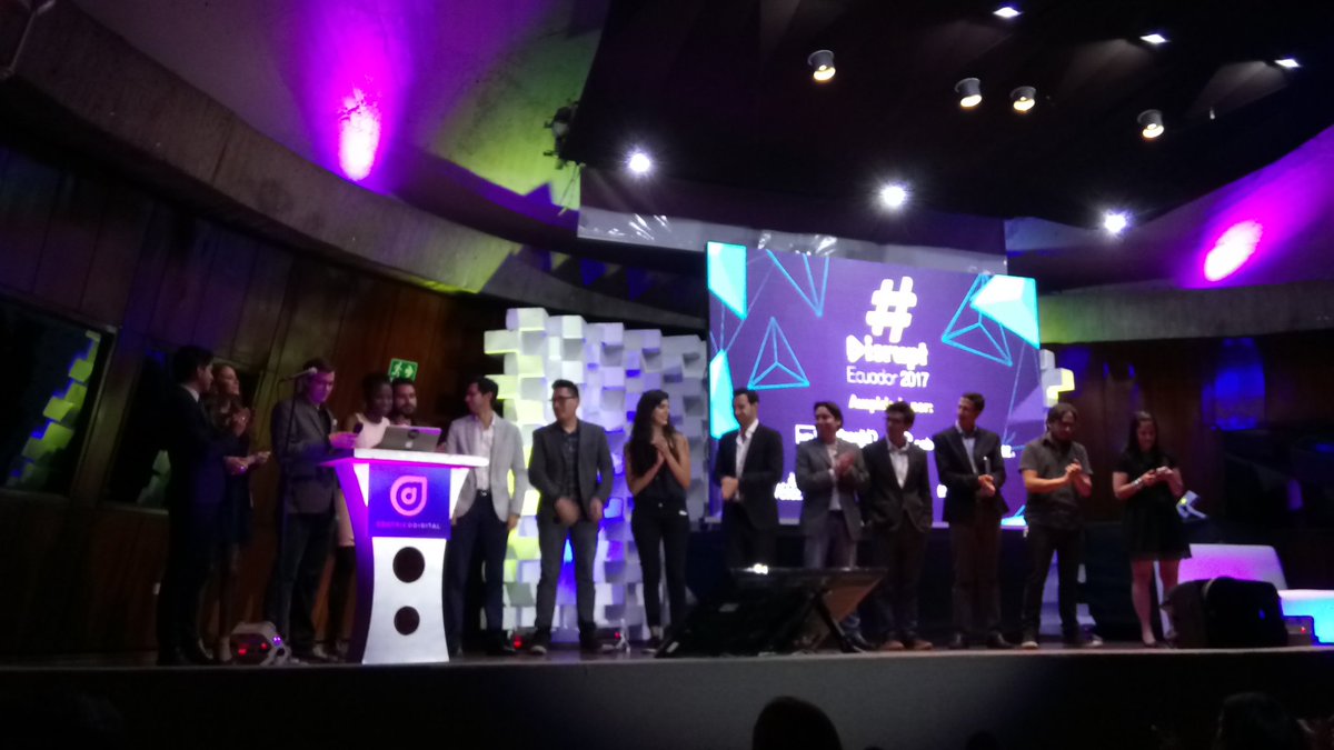 jisabelgs's tweet photo. Gracias @ecuamatt y @CentricoDigital por #DisruptEcuador https://t.co/BMdivQHM0b