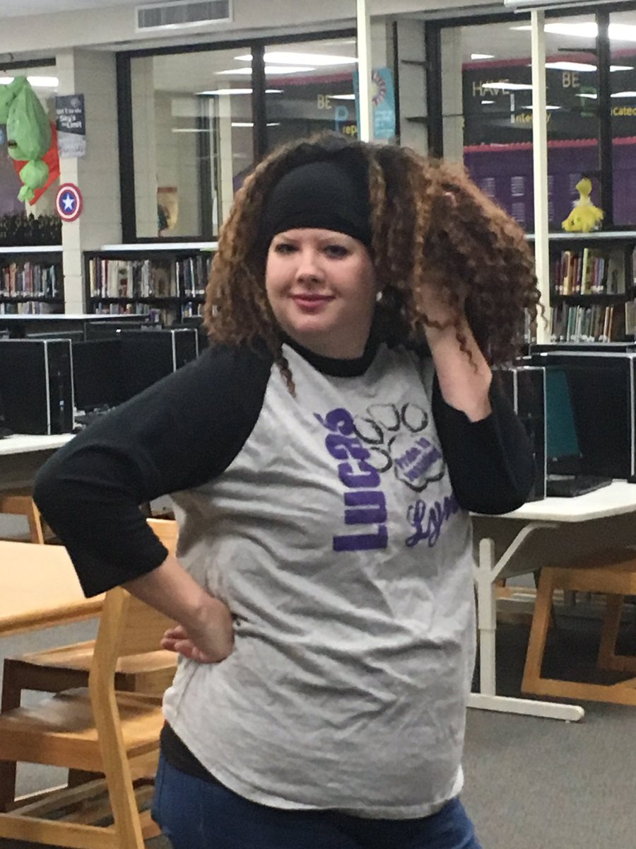 Harrell_Science's tweet photo. Fun Friday at @LLMSLynx @Teach_Frazzle!! ππ Do you enjoy your workplace environment??!! We do!! π€£π€£ #teachershavefun https://t.co/y3xJTRopXo
