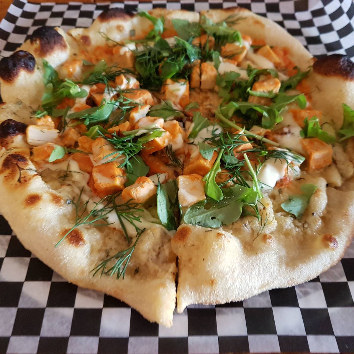 diepieyeg's tweet photo. Due to popular request our buffalo chicken is back and here to stay!! 🎉🎉🎉 #yegfood #diepieyeg #dairyfree #local #pizza #plantbased https://t.co/iptpMhgk2n