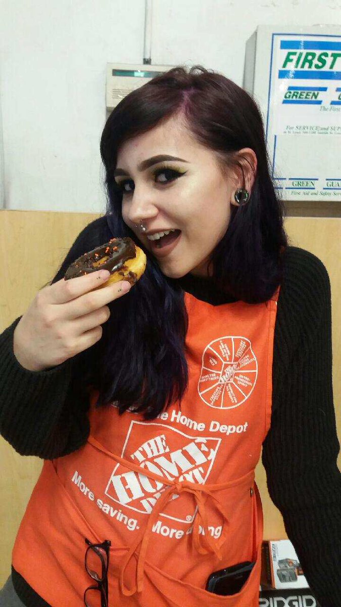 DavidDimick4132's tweet photo. The hardest working associates in our stores! A little Dunkin today, thank you! #2017cam https://t.co/SSl2FWDXKO