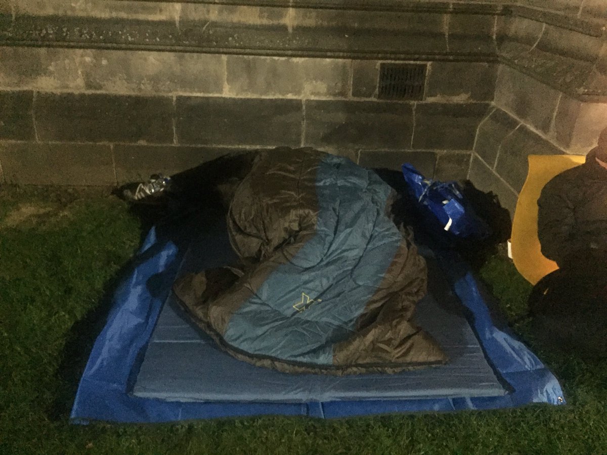 archerproject's tweet photo. Heads down 💤 💤  #ACEsleepout4CAP https://t.co/fFrMpCOd2O