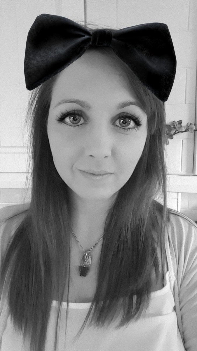 KristelB17's tweet photo. The power of #snapchatfilters 👍 https://t.co/Gp5vx0eOb4