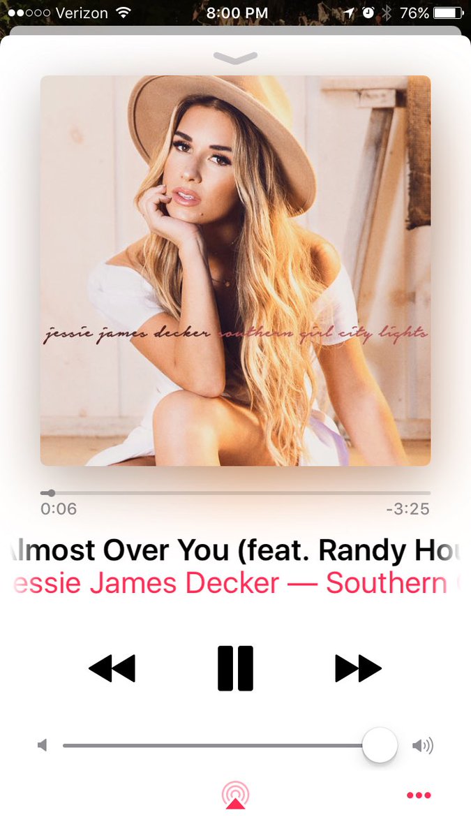 krystinaaaa220's tweet photo. This whole album is AMAZING!!! everyone go check it out 😍 @JessieJDecker #SouthernGirlCityLights https://t.co/yinFFbzn5k