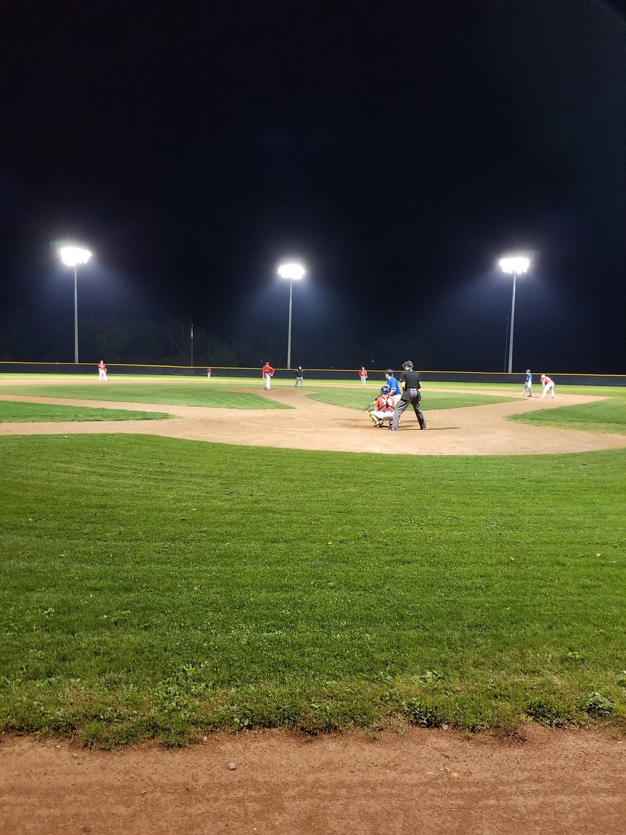 GHBLbaseball's tweet photo. @GHBLbaseball #FallClassic is underway at Nelson! Cardinals vs. Jays #FridayNightLights https://t.co/Abev9e7XhJ