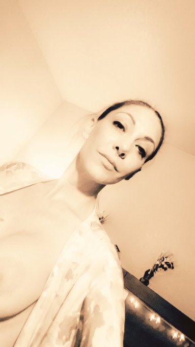 I am not getting on tonight. Heads pounding.  So here is a not so long ago #FlashbackFriday https://t<a href="/tag/flashbackfriday"class="tags"><span>#flashbackfriday</span></a>