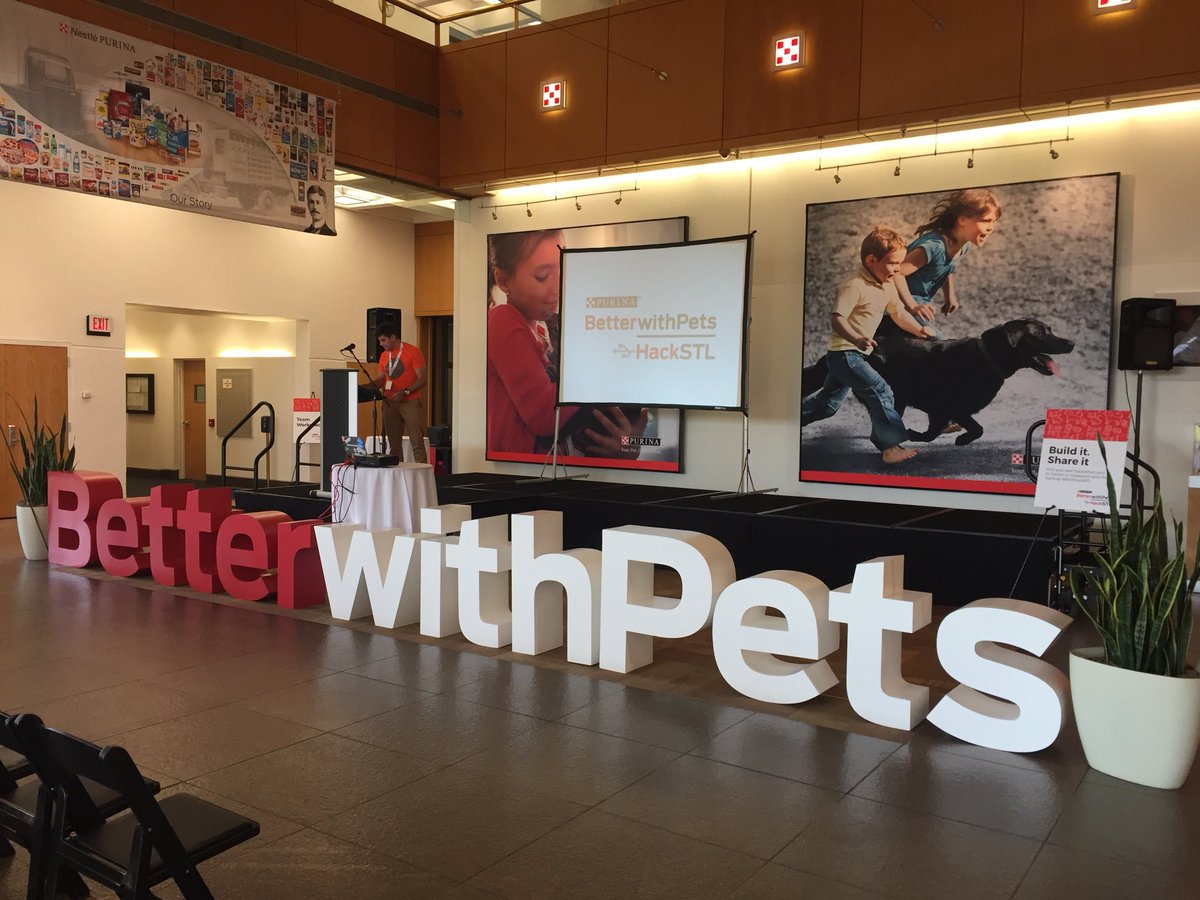 wade_halsey's tweet photo. Let’s get started! #BWPHackSTL #purinaemp https://t.co/nqHlUyMCkx