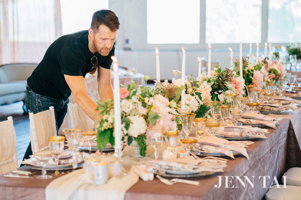 truecolors_team's tweet photo. #FBF Setting up this Summer's gorgeous #styledshoot @CarnationFarms  📸 @jennifertai https://t.co/1sUdcqP1Lv