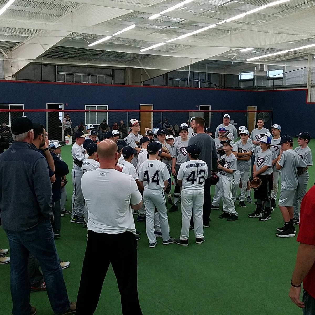DiamondSportsTC's tweet image. #JuniorProgram practice beings! #UT #Saints #RollDogs