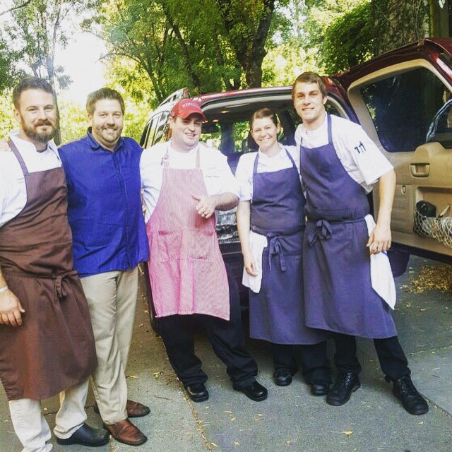 Food delivery mission underway for our fire crews in Healdsburg &amp; Geyserville #sonomastrong