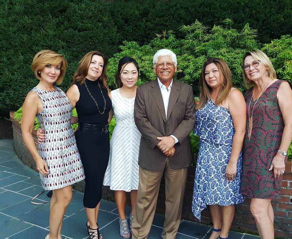 cathykimgolf's tweet photo. #fbf to the time I was at @the_greenbrier with @leetrevino #golf #golfer #womensgolf #golfbabes #legendary #westvi… https://t.co/2dR90B7ElV https://t.co/aZxIvE2pNs