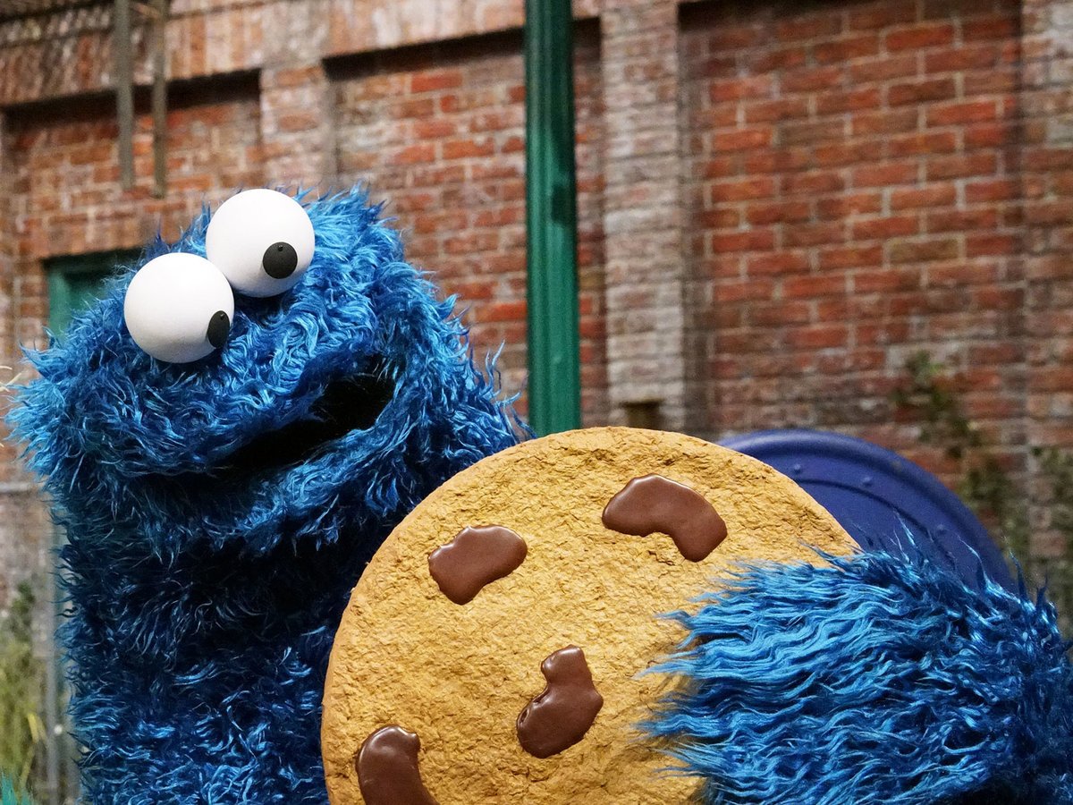 Cookie Monster is getting his own cooking show. @foodandwine. trib.al/JHFR8...