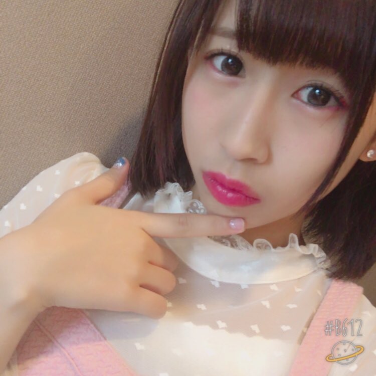 sakura_manaminn's tweet photo. LINELIVE配信ありがとうございました✨今日は赤メイクである💄
#桜愛美 #釜山 #LimQ https://t.co/TMRCmpezay