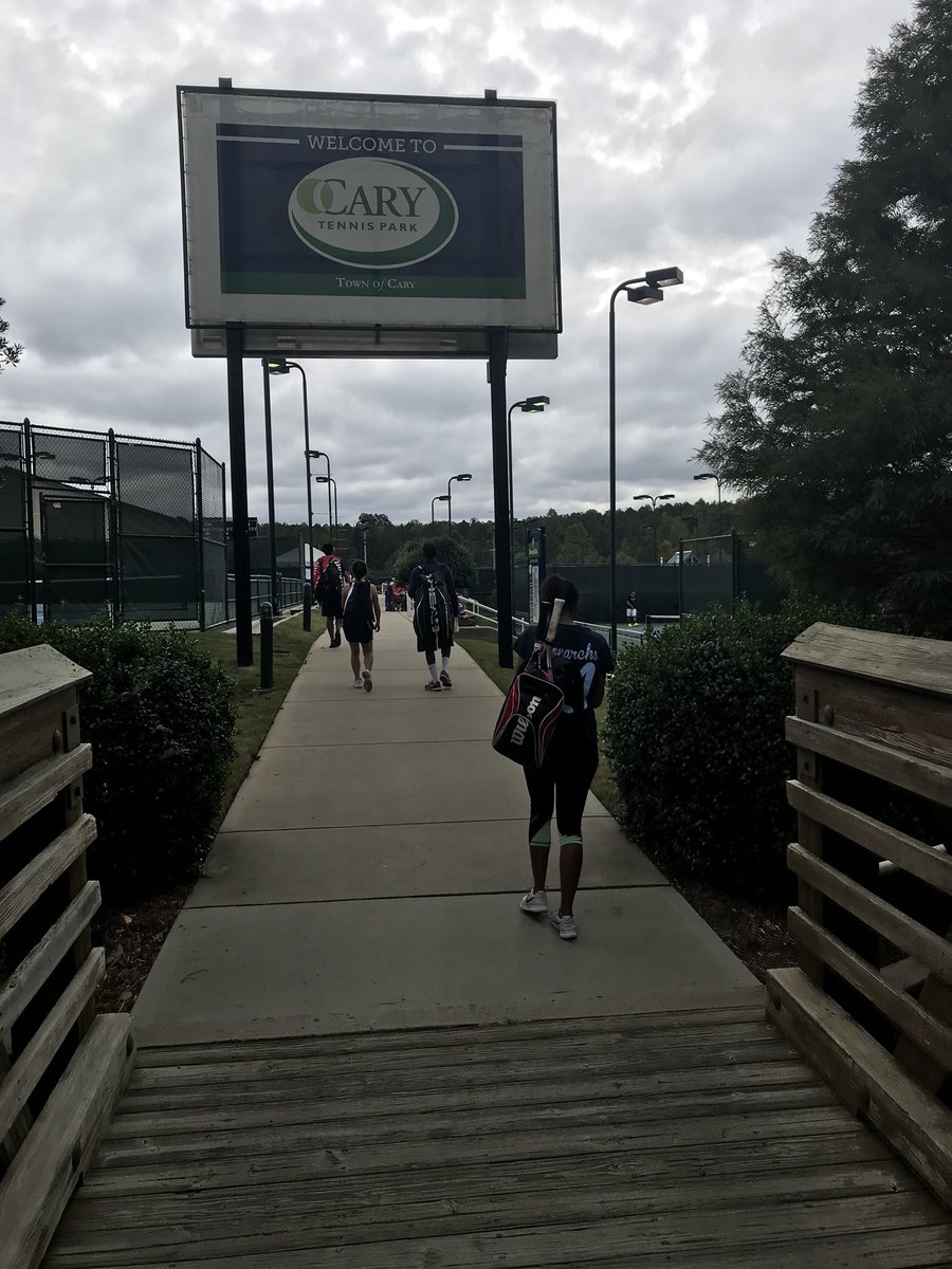 ODUClubTennis's tweet photo. May we leave better than we cameπͺπΎ #tennisoncampus #tocmas #monarchs https://t.co/6rdfQdowZO