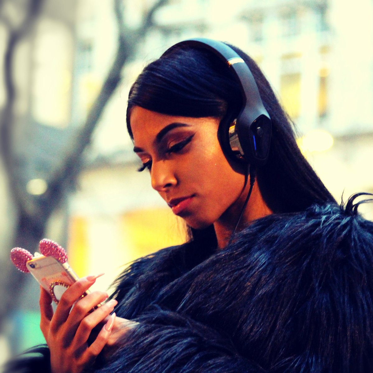 Phonfamily's tweet photo. #phn200 #phn100 #phonaudio #headphones FREE WORLDWIDE DELIVERY when you use code "ship" at checkout. Only at https://t.co/MFEfSDipNk https://t.co/EDskTtwgzm