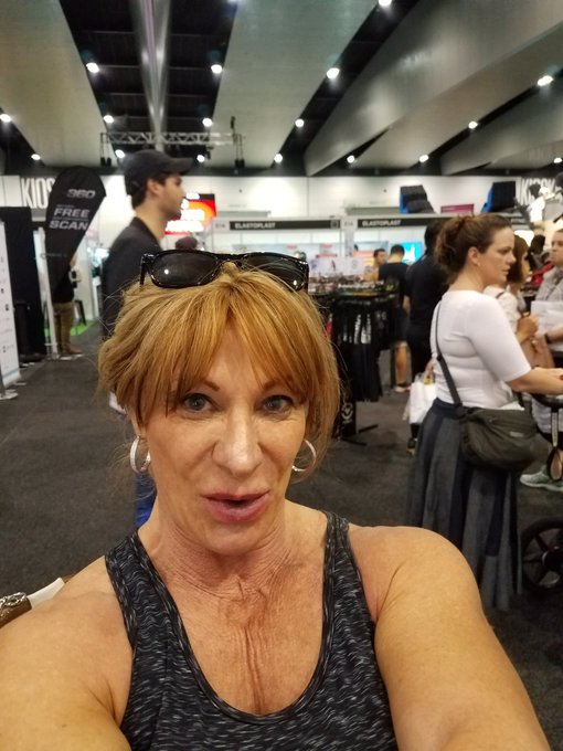 At FIT EXPO in Melbourne, AU. https://t.co/ca5Gj9IpKe<a href="/tag/bigboobs"class="tags"><span>#bigboobs</span></a><a href="/tag/femalemuscle"class="tags"><span>#femalemuscle</span></a>