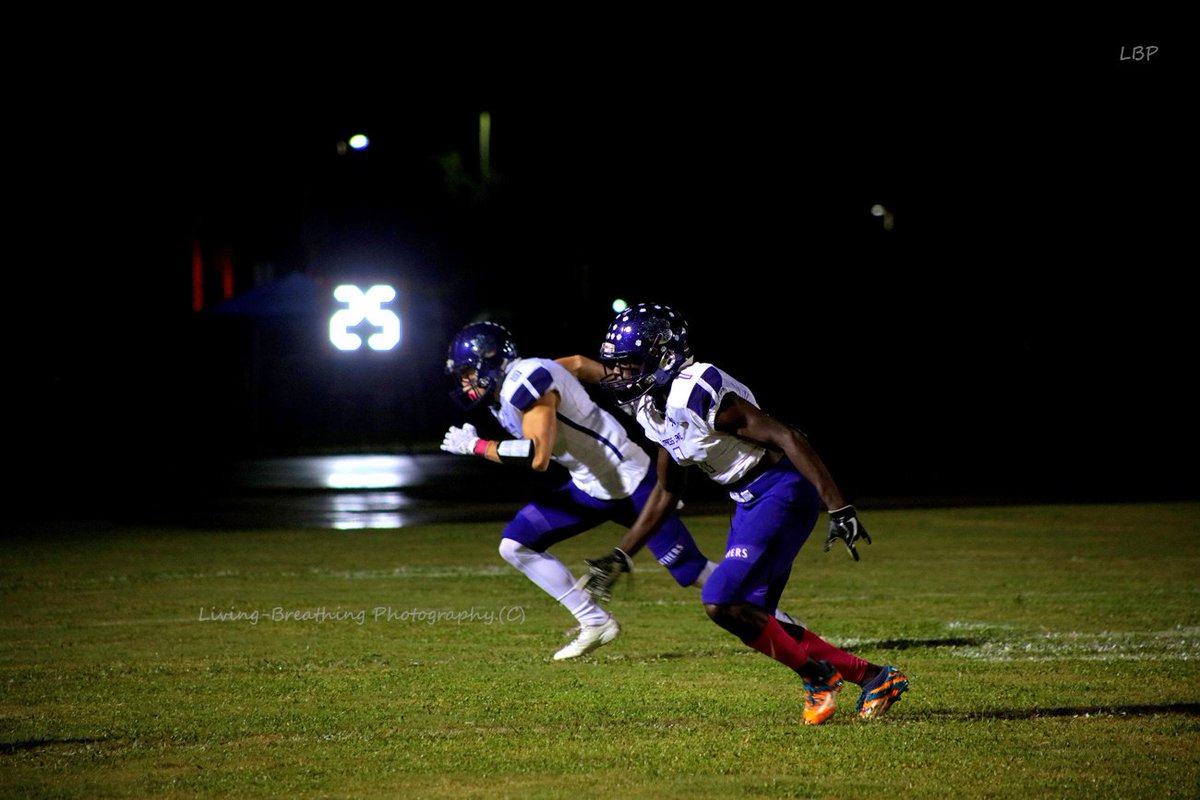 LBPhotographyFL's tweet photo. I love their energy! Dunbar Tigers Vs. @CypressLakeHigh https://t.co/ZfxRoQDbFq