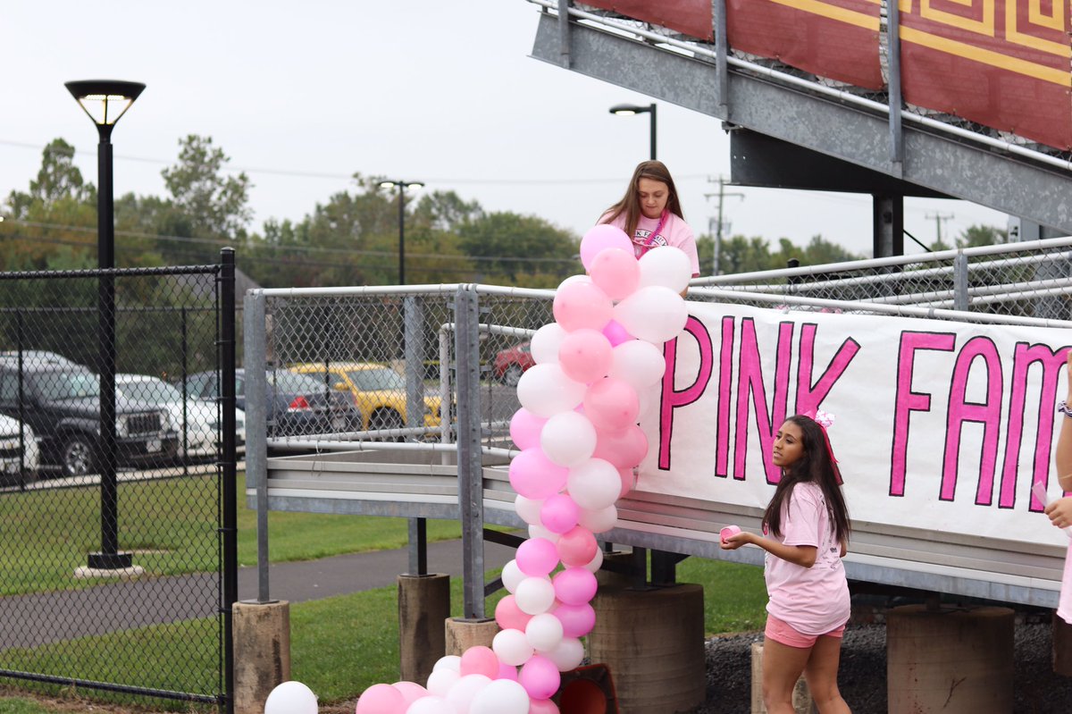 some snapshots of DECA members putting in work to make #PinkFamily a success!!