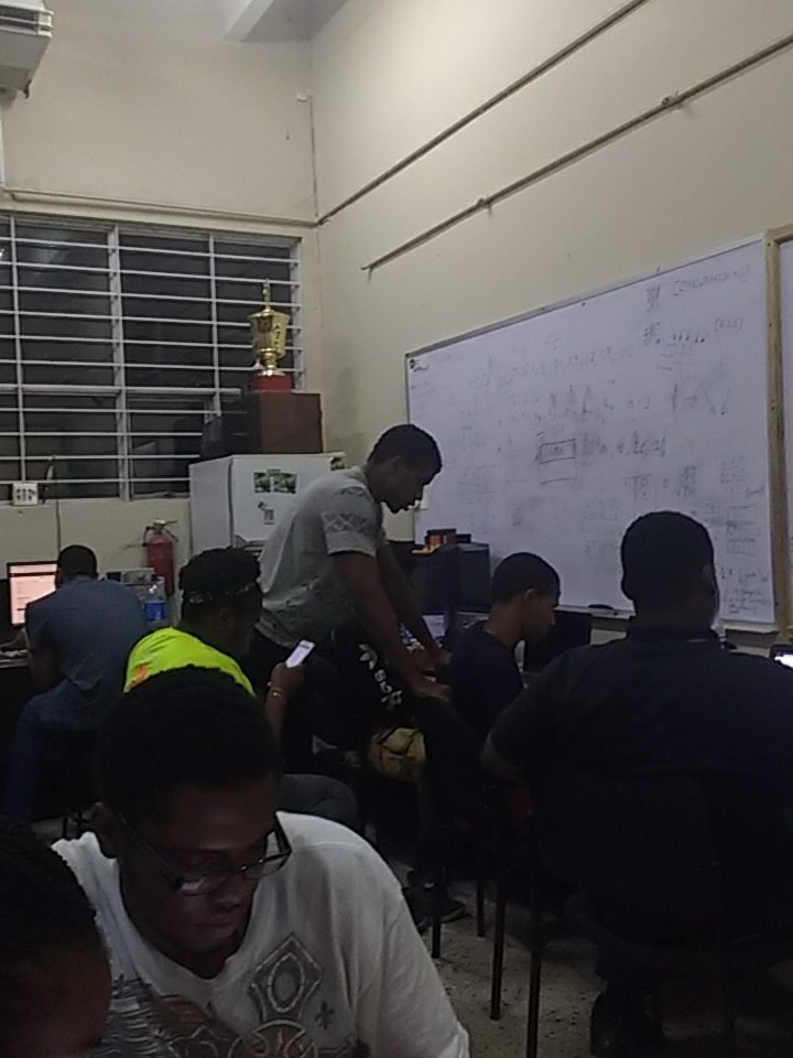 ieeeutech's tweet photo. Members hard at work https://t.co/AnMRZXFkn5