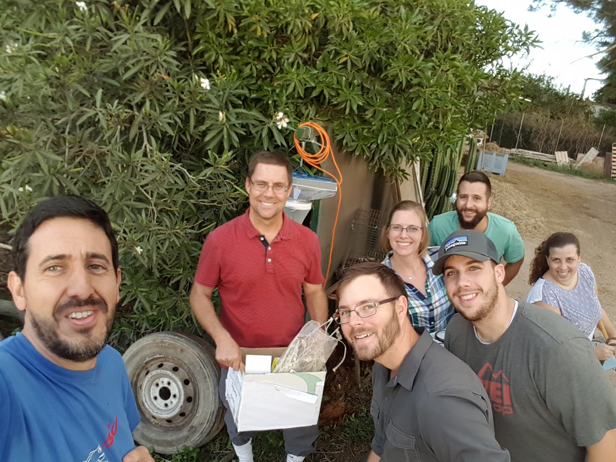 MAMirandaTweet's tweet photo. Very nice week with Alec Gerry @UCRiverside #entomology team sampling #culicoides #fleas #birdlice after #sove2017 #seeyousoon #entoselfie https://t.co/Am7QJyIsx8