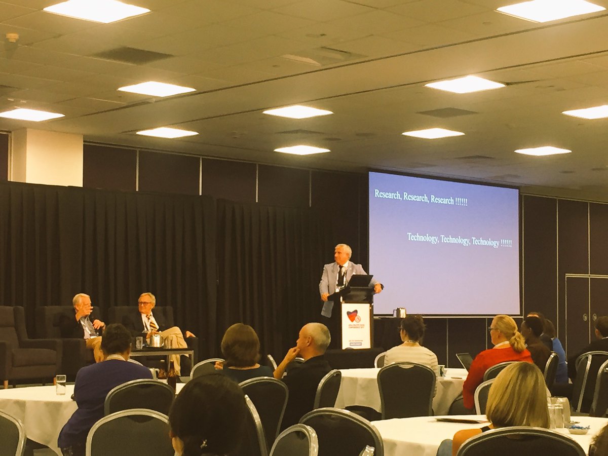 Three ECMO titans discussing what they would advise their 30 yo self. Bartlett-Palmer-Lorusso. #apelso2017