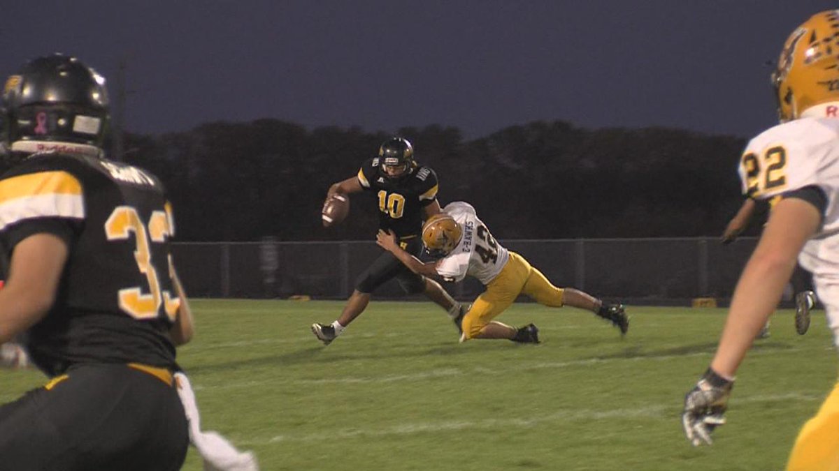 DEFENSIVE WIN: <a href="/ehawkathletics/">E-Hawk Athletics</a> shuts out Hinton 33-0, keep hopes of playoff trip alive
siouxlandproud.com/sports/sportsz…