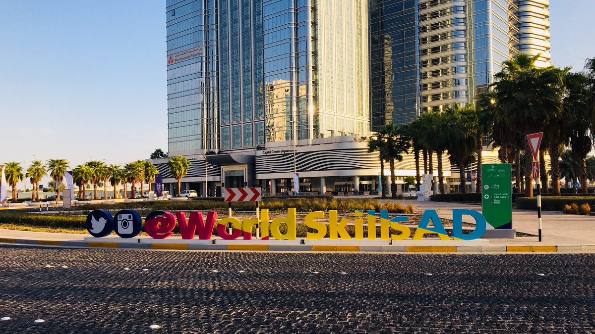battaporta's tweet photo. Mintga di rapportain nus era al radio live dad Abu Dhabi. L'emprim discurs sas tedlar qua: https://t.co/DCvym7NXtC #rtrworldskills https://t.co/Me9kPEdmxc