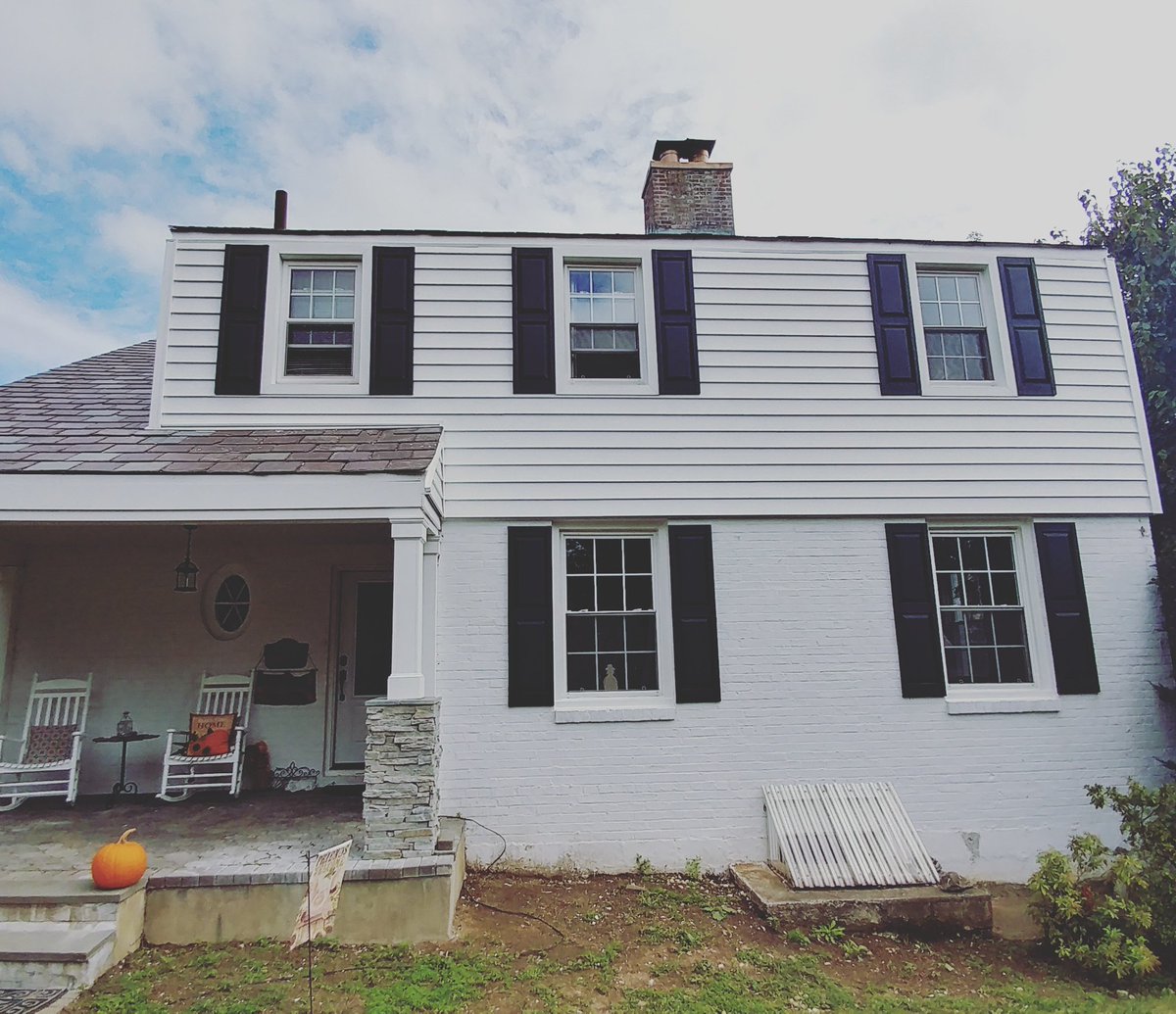 BrosAlum's tweet photo. @Alside #NewRochelle #Westchester #newyork #prodigy #white with #black #raisedpanel #shutters supervised by @tedb75 https://t.co/vYBoAChk11