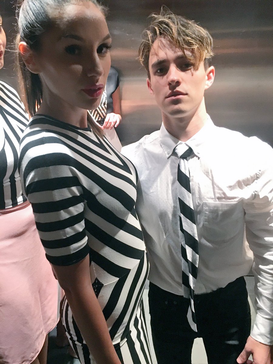 simone_s_paris's tweet photo. The kooples #simonesimoncollection's couple since 1.35 minute #fashioncouple #boston #simonesimonparis matching tie & dress #nevertomuch https://t.co/Bclwg0L2X9