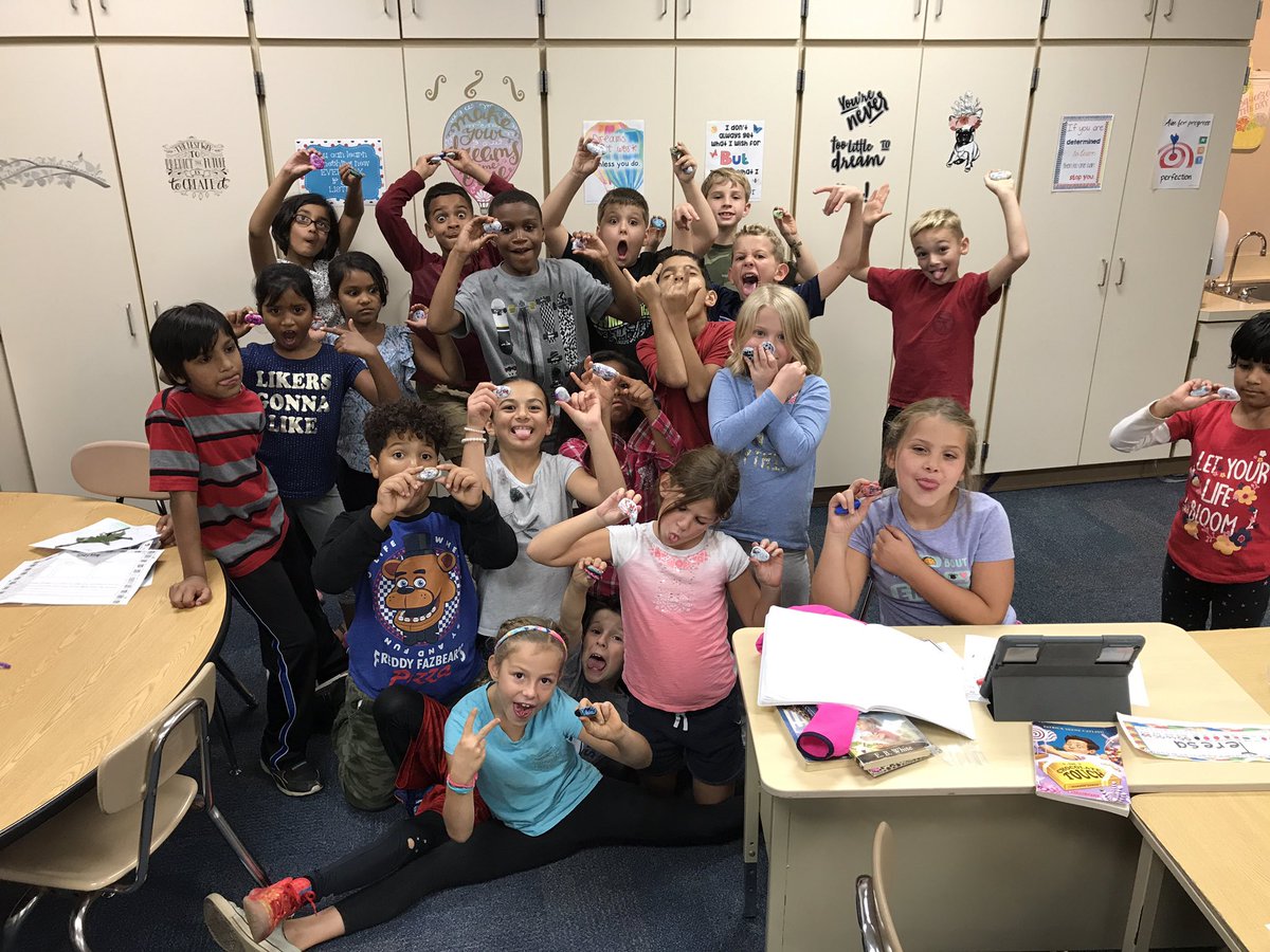 aswickhse's tweet photo. This class thinks Kindness Rocks! We can't wait to look on Google Earth to see where they are placed! https://t.co/HMp1a7Pkqx
