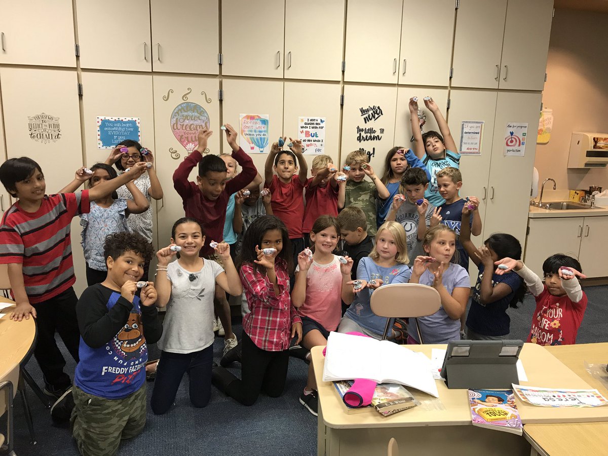 aswickhse's tweet photo. This class thinks Kindness Rocks! We can't wait to look on Google Earth to see where they are placed! https://t.co/HMp1a7Pkqx