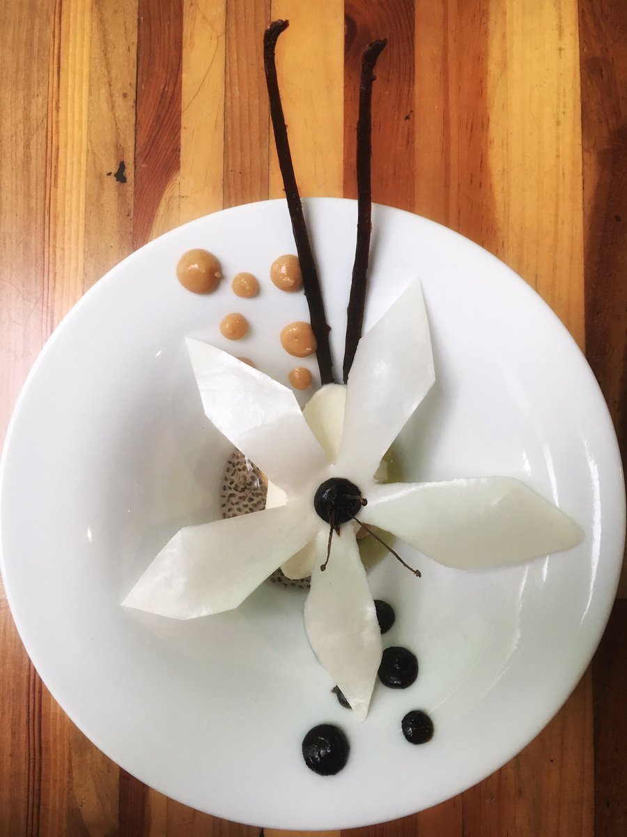 eidriana's tweet photo. #RecuerdosQueCuran los malos ratos, ya quiero vivir en @LaPostreriaGDL #paraíso #postre #DulceFinal #QuieroVolver https://t.co/pLzsUYOeC8