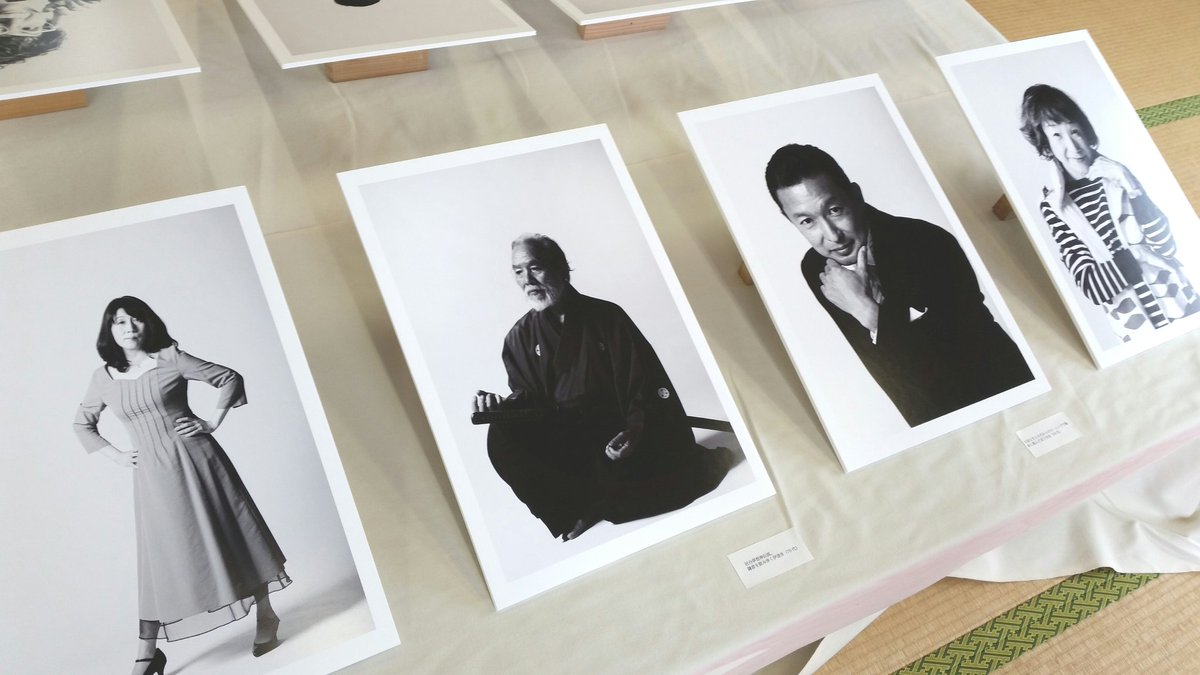 nyamanyama55's tweet image. 本日11時から！ #逗子アートフェスティバル2017 写真家有高唯之さんによる 「705030展」が始まります。モデルは一般の方。一人ひとりの歴史やライフスタイルが写真の向こうに見えてくる素敵な作品です。逗子会館にて。
#逗子アートフェスティバル 
#zaf2017 
#art