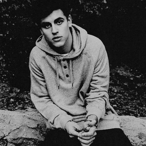 ⠀⠀⠀⠀⠀⠀⠀ ⠀⠀⠀⠀⠀⠀— Decir adiós es crecer.