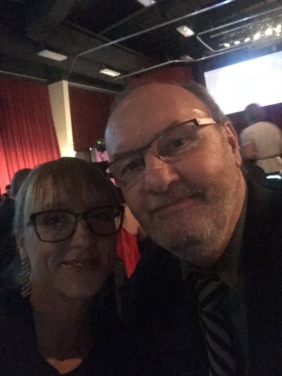 Hanging out a the #mhbizawards with my dad 👊