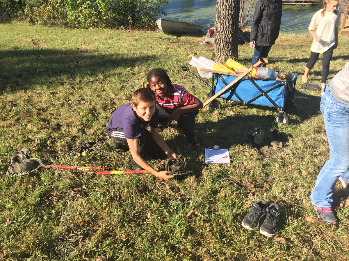 SchnakeMichelle's tweet photo. Such a fun time at science camp! https://t.co/MEBaM1t4J0