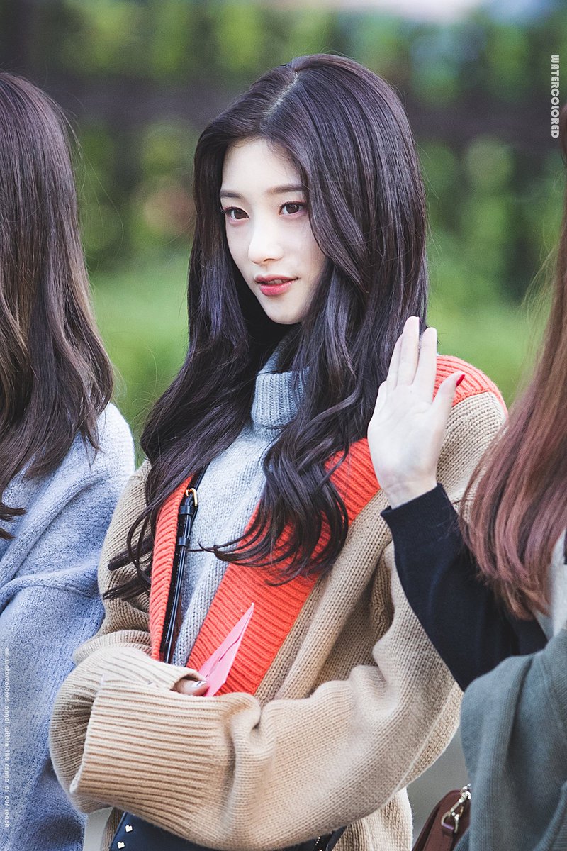 Watercolored_'s tweet photo. [HQ] 171013 뮤직뱅크 출근길 3p

🌬️🌬️☀️

#정채연 #채연 #Chaeyeon #다이아 #DIA @dia_official https://t.co/GELLSG8zxm