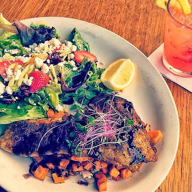 KraveOn's tweet photo. Reposting @iron.city.organics:
Blackened Snapper over Sweet Potato topped with ICO #microgreens @fivebirmingham so so good!! #foodie #chef https://t.co/fPmBJMPo2p