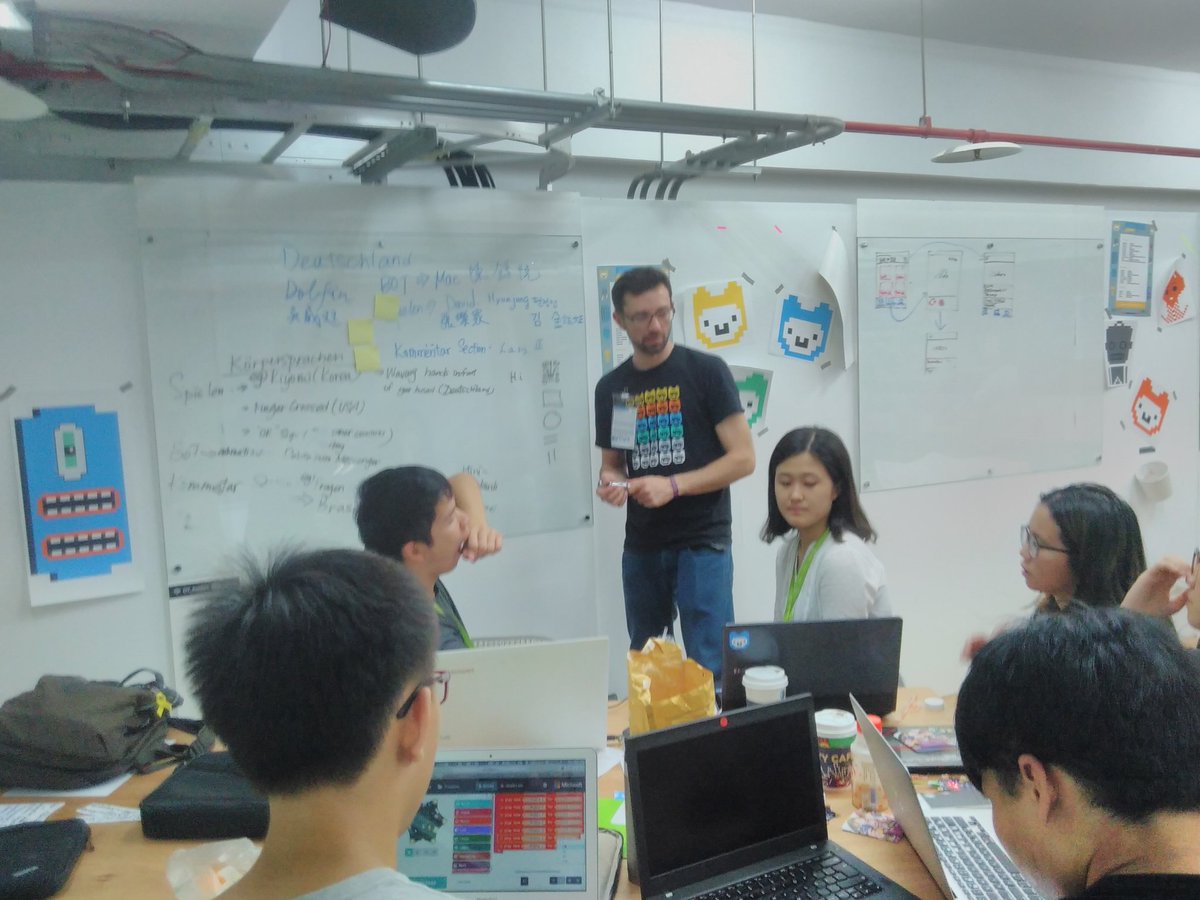 jugendhackt's tweet photo. Happy Hacking in Taipeh #vernetztewelten #jhAsien #teamtaipei https://t.co/gcFbdOBnGO