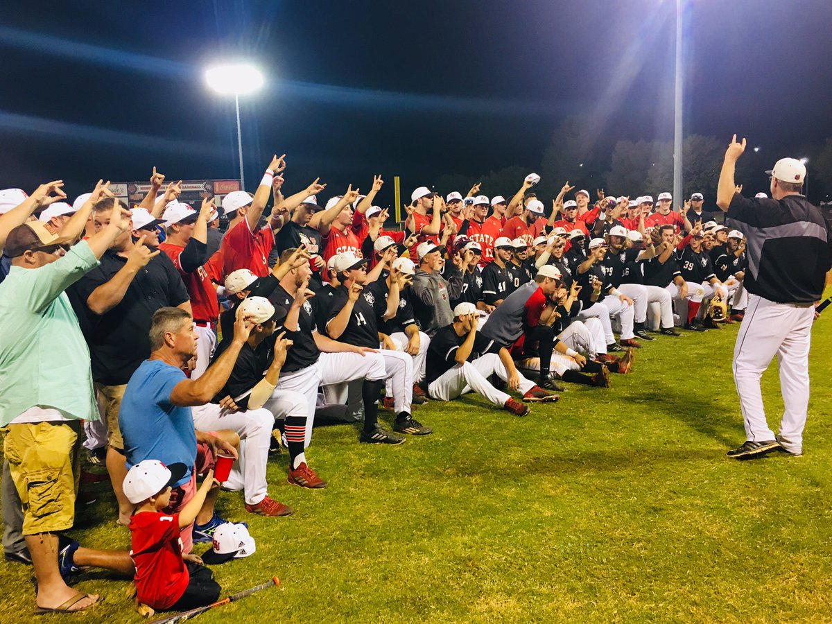 tommyraffo22's tweet photo. Wow! What a night at the "Tom" Big Thanks to all @AStateBaseball Alumni! Family and Tradition! Special Time!! #Wolvesup https://t.co/DMEKGFiKRU