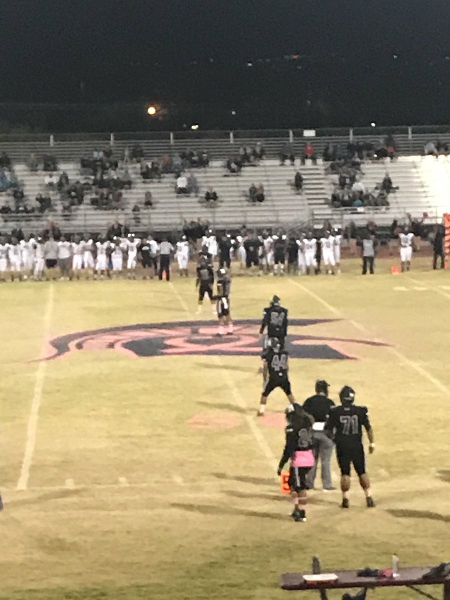CMHS_Spartans's tweet photo. 14-0 Spartans are losing. End of 1st quarter #breastcancer https://t.co/elxxJGKi1f