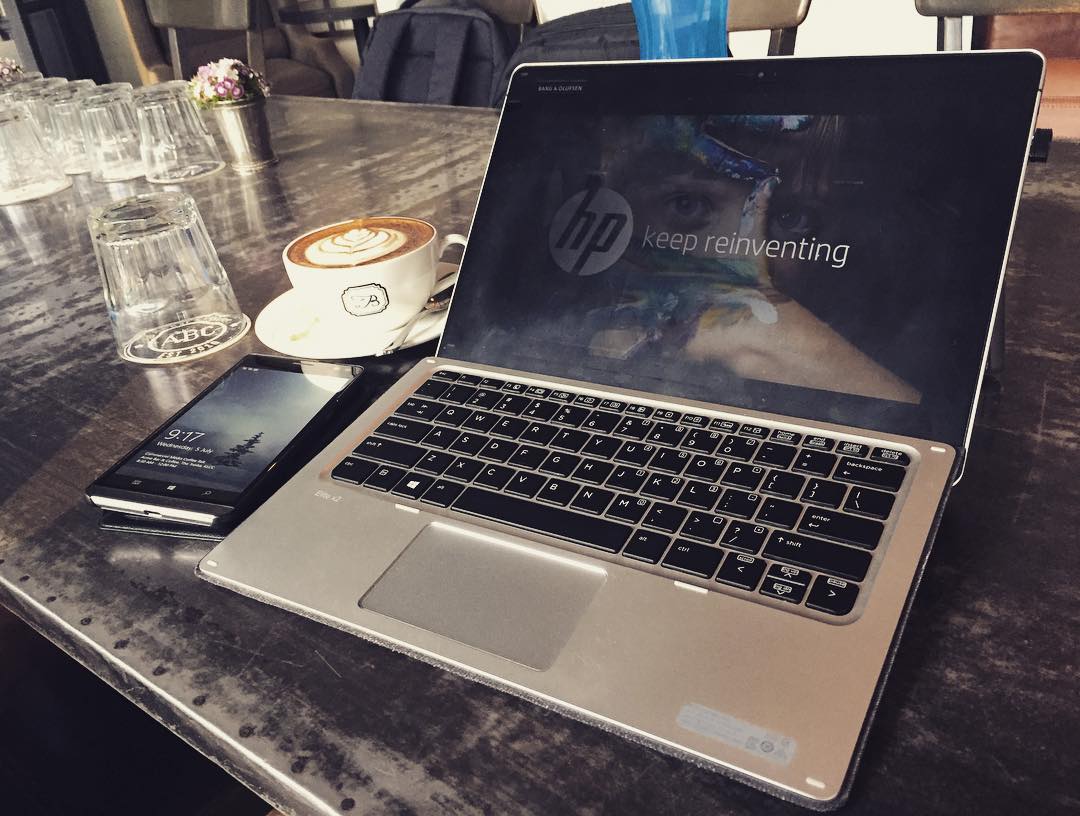 vstecs's tweet photo. #Weekend situation 💻💯
#HP #EliteX2 #EliteX3 
@frankiec_red https://t.co/H3tkyQDlb3