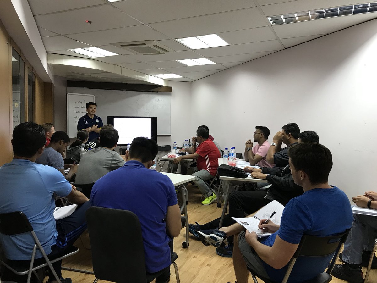 probertjo's tweet image. Another Singapore WR L2 ICIR course is underway... #singaporerugby @WorldRugby #playerwelfare