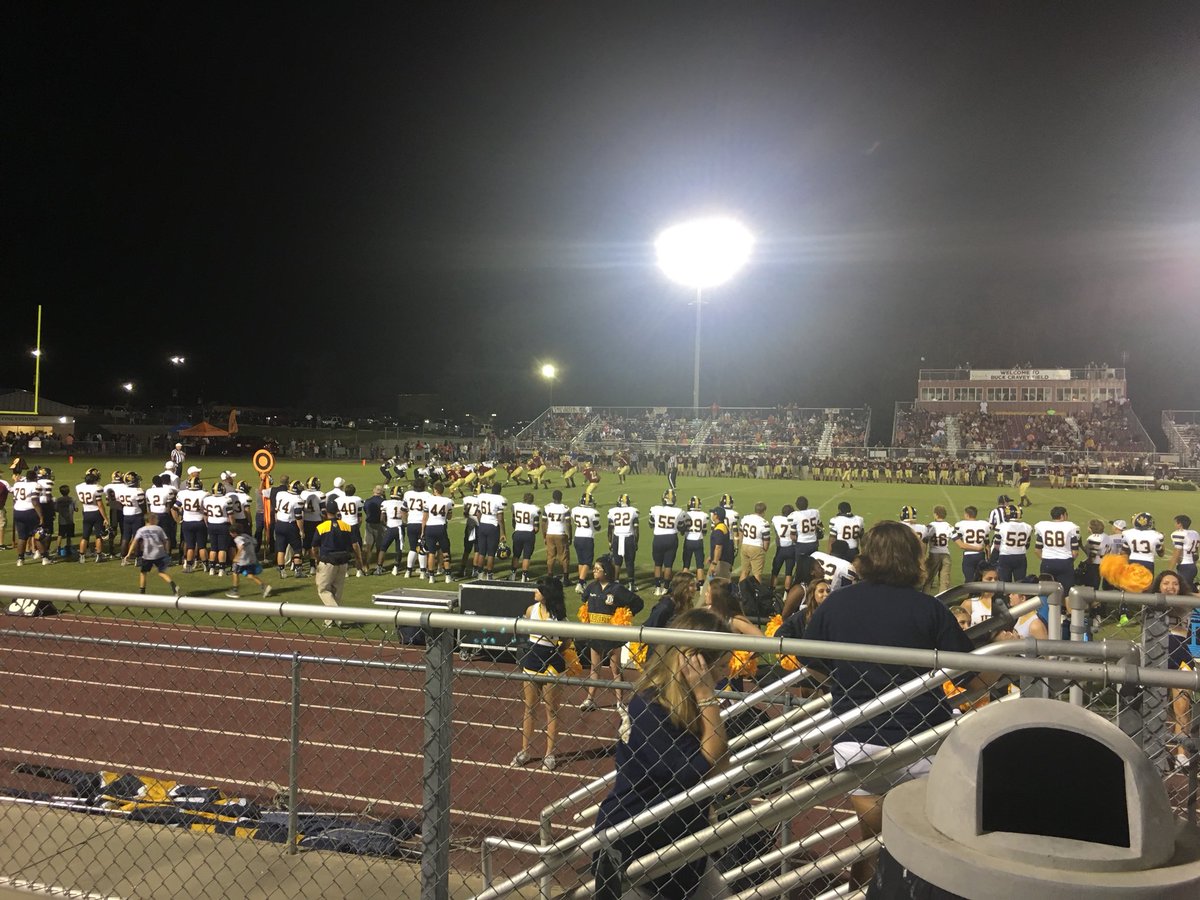 JeffDavisWBB's tweet photo. Friday night lights! Way to fight #catchdogs #growingthecorn one day at a time! #tpw #jdcspride https://t.co/en2riZXWWc