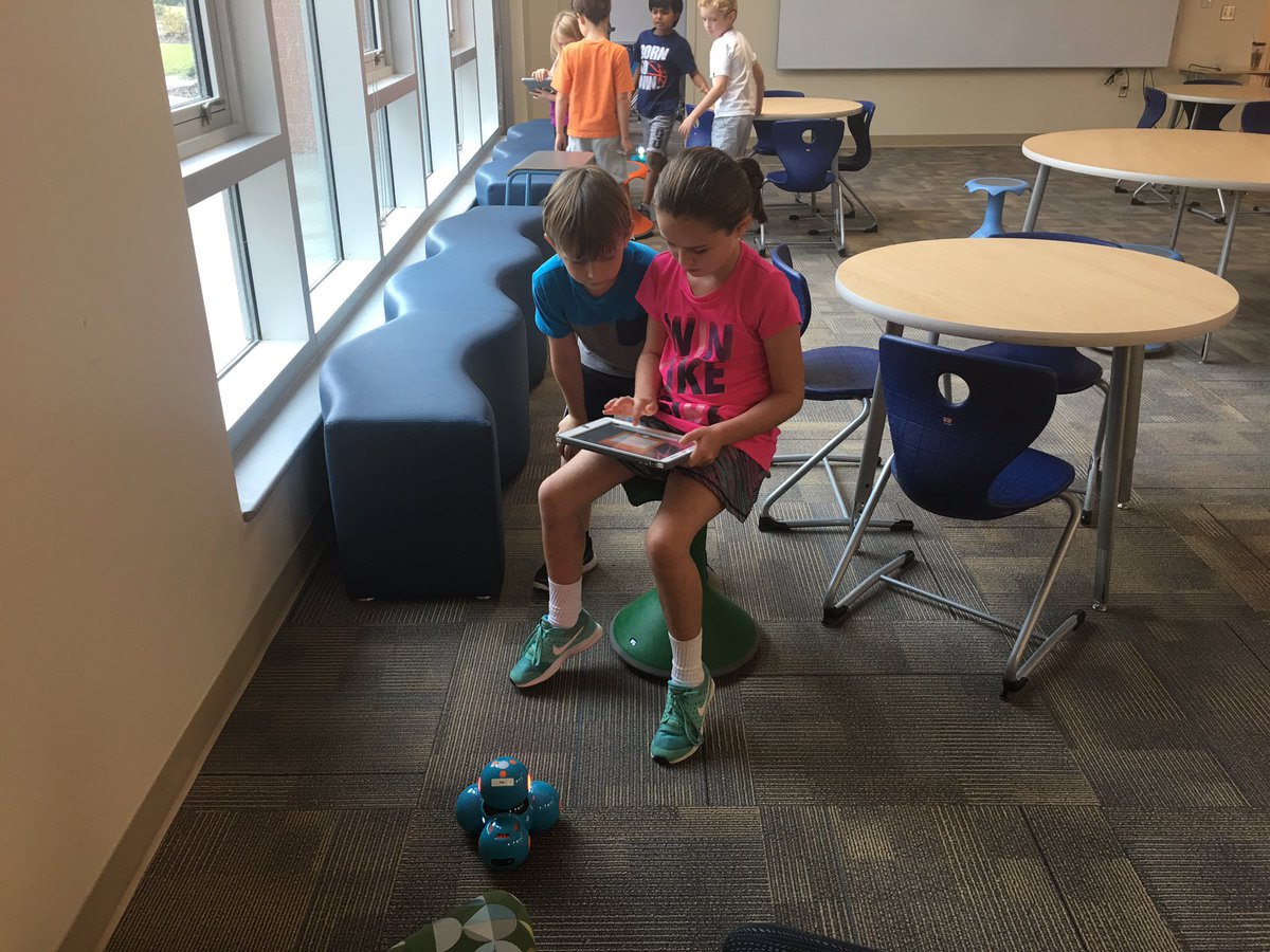 flhatzop's tweet photo. Scholars simultaneously code and share system connections. #codeinput #systeminteractions #conceptualthinking https://t.co/1KVQr9NbHr