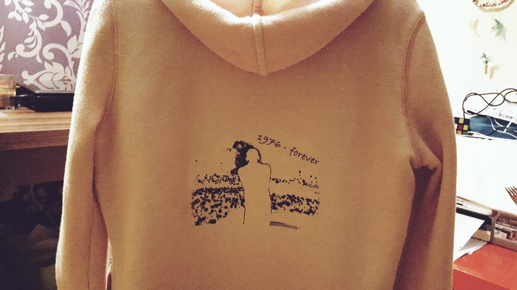 TinaBibo's tweet photo. #linkinfanart #lpfancorner 
The shirt is for my 8yr. old son the hoodie is mine https://t.co/MZuO5eEBcV