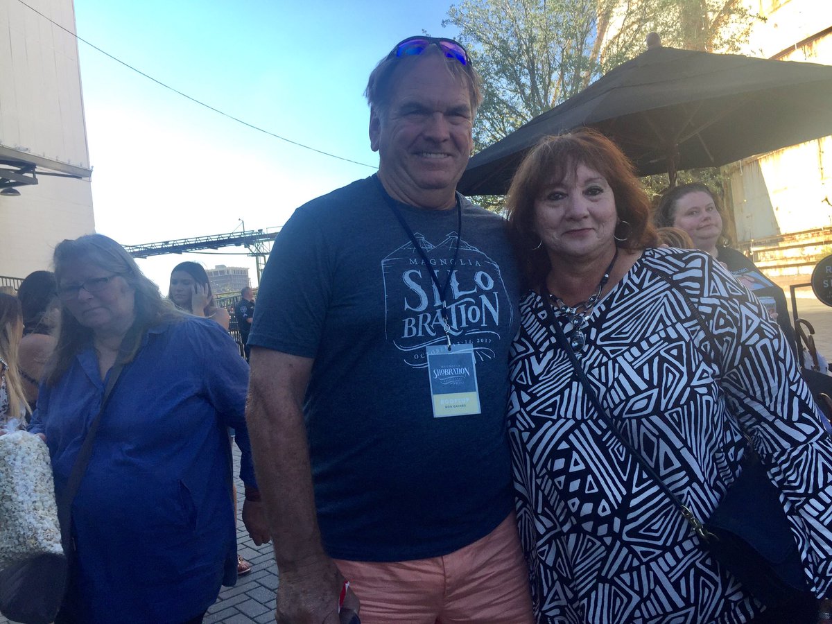 RachelRamunoz's tweet photo. @magnolia @ChipGaines wishi could take Chip's dad home with me. https://t.co/VYVxQzzwQp