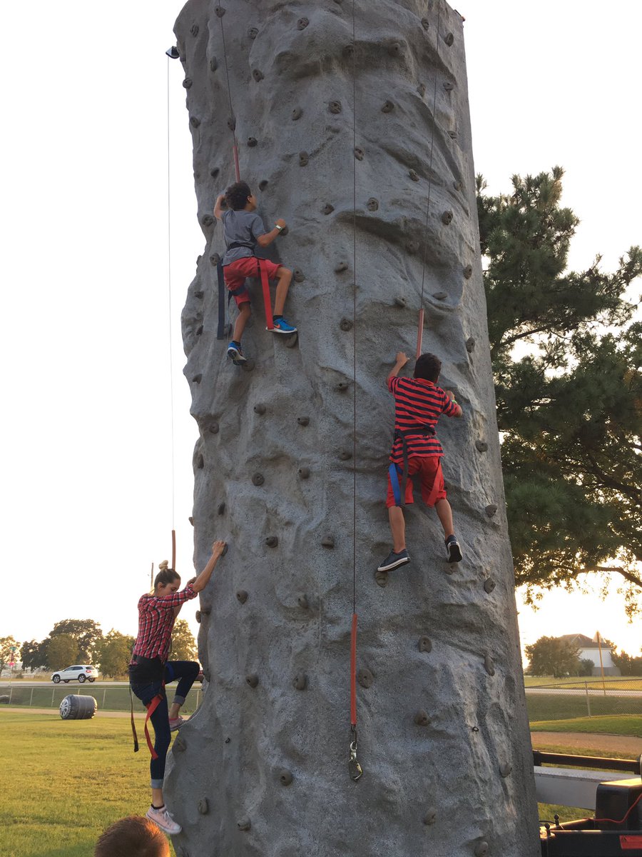 NealBulldogs's tweet photo. Had a blast working the rock climbing wall at our mother/son adventure night. Thanks @RobertsRdES PTO for a great event! #rrechat #racetotop https://t.co/nAcLGb2G6S