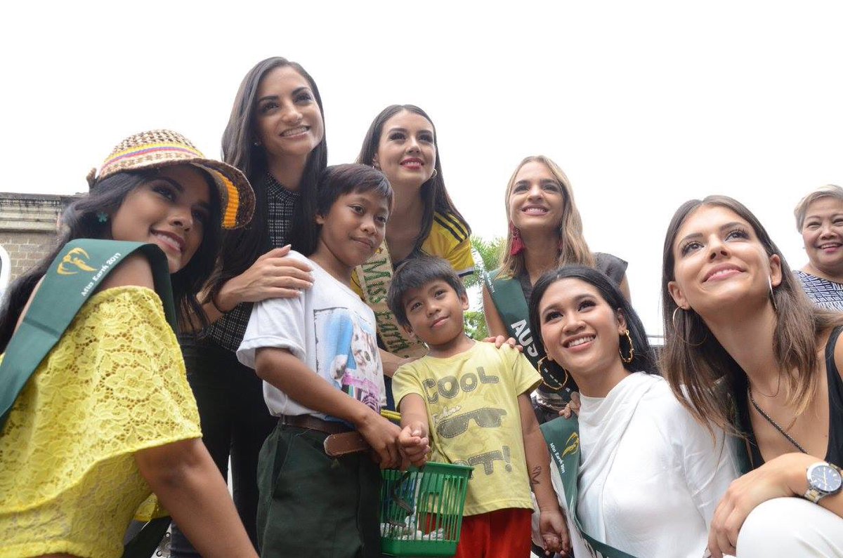 MissEarth's tweet photo. #MissEarth2017 delegates from Austria, Ecuador, Indonesia, Poland &amp; South Africa; with Michelle Gomez; enjoyed a day tour in Cainta, Rizal. https://t.co/KQqkIDCGri