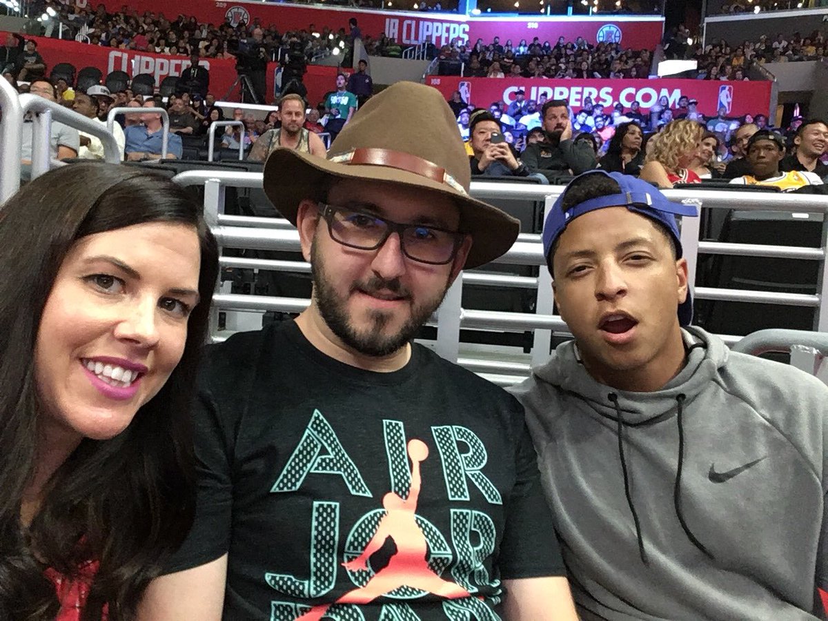 kimberlyfleming's tweet photo. Hey there sports fans 🏀#clippersgame  @LAClippers https://t.co/UrNXsiCu5j